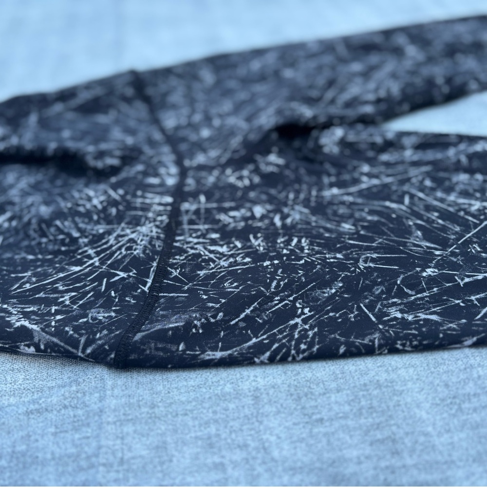 lululemon athletica Black and White Leggings size 4